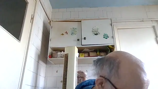 mariusica1xh online show from February 2026 12:16:01 PM