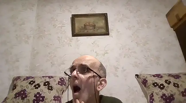 Snapshot of mariusica1@xh chatting on March 2025 08:20:02 PM mariusica1xh online show from March 2025 08:20:02 PM