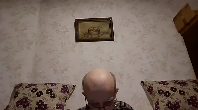 Snapshot of mariusica1@xh chatting on March 2025 03:28:02 PM mariusica1xh online show from March 2025 03:28:02 PM