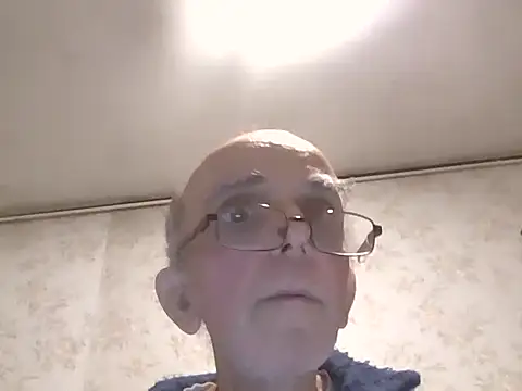 Snapshot of mariusica1@xh chatting on October 2025 07:48:02 PM mariusica1xh online show from October 2025 07:48:02 PM