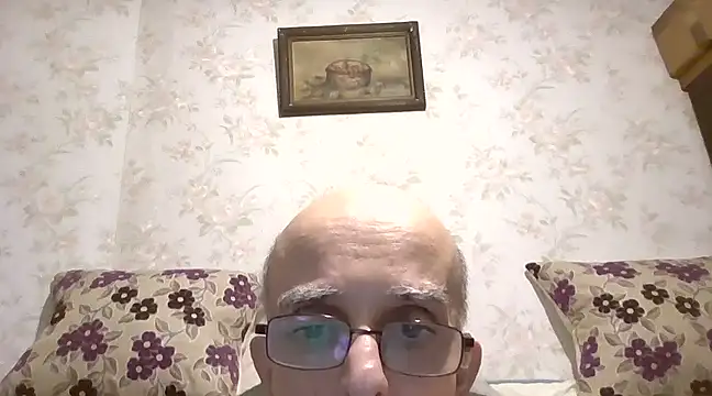 Snapshot of mariusica1@xh chatting on March 2025 12:43:01 AM mariusica1xh online show from March 2025 12:43:01 AM