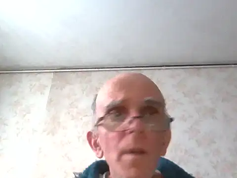 Snapshot of mariusica1@xh chatting on October 2025 12:17:02 PM mariusica1xh online show from October 2025 12:17:02 PM