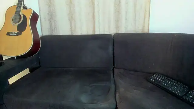 Snapshot of Henrikk_senn chatting on November 2025 11:19:02 PM Henrikk senn online show from November 2025 11:19:02 PM