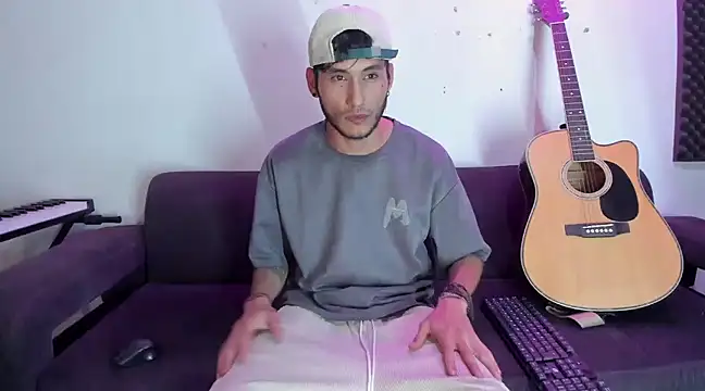 Snapshot of Henrikk_senn chatting on December 2024 02:55:01 AM Henrikk senn online show from December 2024 02:55:01 AM