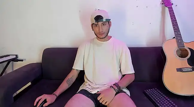 Snapshot of Henrikk_senn chatting on December 2024 02:32:01 AM Henrikk senn online show from December 2024 02:32:01 AM