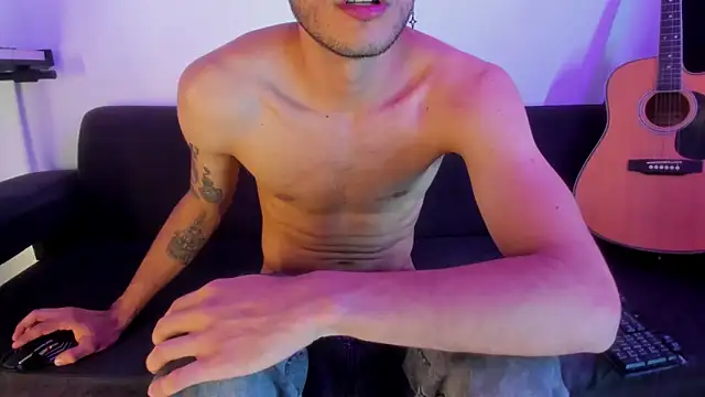 Snapshot of Henrikk_senn chatting on December 2025 10:16:01 PM Henrikk senn online show from December 2025 10:16:01 PM