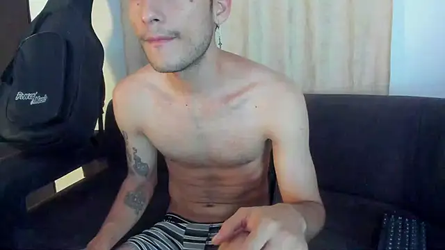 Snapshot of Henrikk_senn chatting on October 2025 03:49:02 AM Henrikk senn online show from October 2025 03:49:02 AM