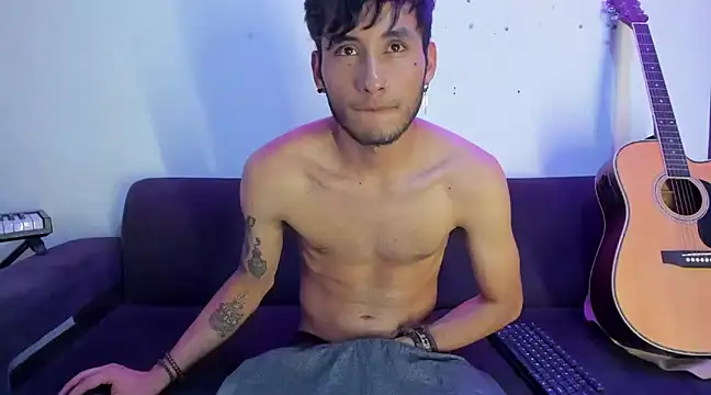 Snapshot of Henrikk_senn chatting on December 2024 03:12:01 PM Henrikk senn online show from December 2024 03:12:01 PM
