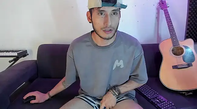 Snapshot of Henrikk_senn chatting on December 2024 02:44:01 PM Henrikk senn online show from December 2024 02:44:01 PM