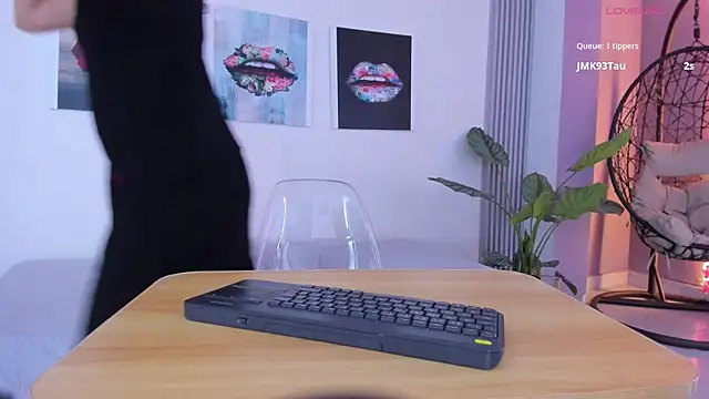 Angela donnato online show from November 2025 03:33:02 AM