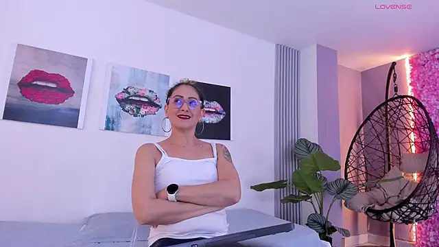 Angela donnato online show from December 2025 03:38:02 AM