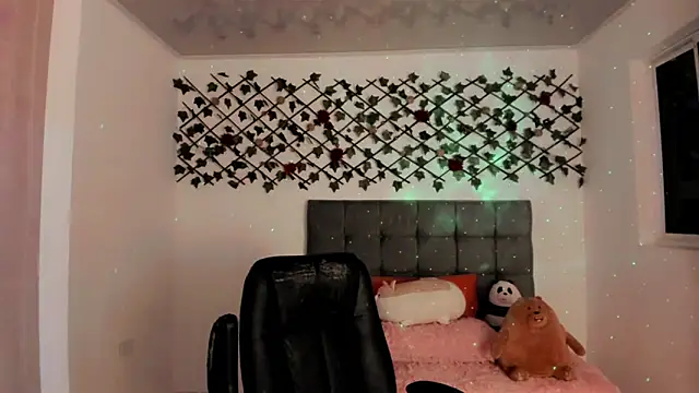 Lilith Miller21 online show from December 2025 07:06:01 PM