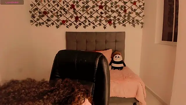 Lilith Miller21 online show from November 2025 08:24:02 PM