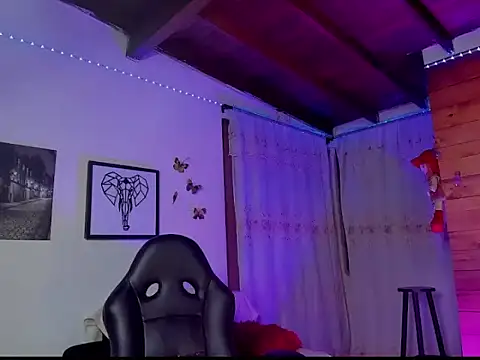 mykaelahoney online show from February 2026 01:01:02 AM