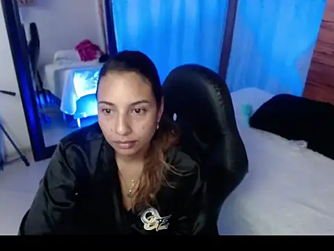 mykaelahoney online show from April 2026 08:32:01 AM