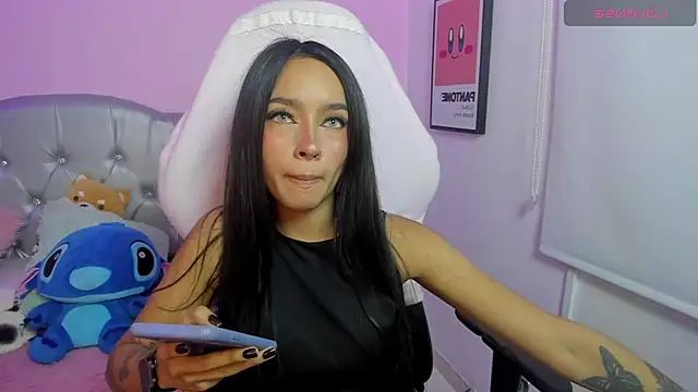 sophie ws online show from November 2025 09:51:02 PM