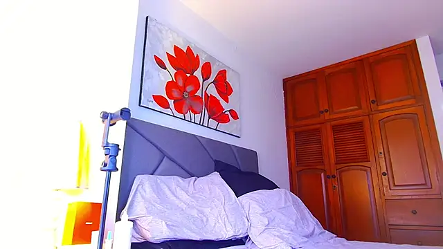 bellatrix25 online show from February 2026 06:21:01 PM