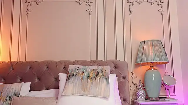 Snapshot of MayaVixxen chatting on February 2026 03:06:01 AM MayaVixxen online show from February 2026 03:06:01 AM