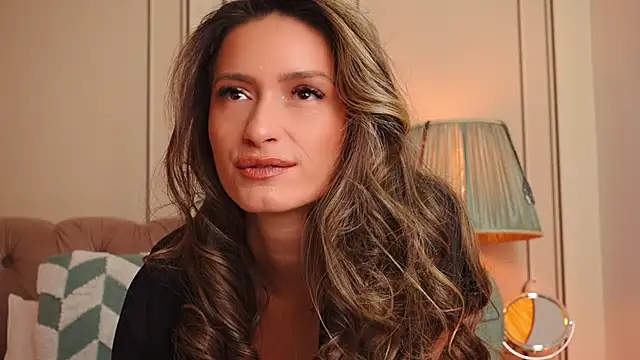 Snapshot of MayaVixxen chatting on February 2026 02:57:02 AM MayaVixxen online show from February 2026 02:57:02 AM