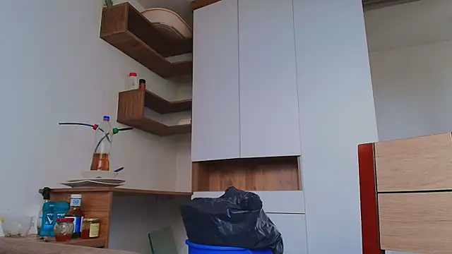 thomas gun online show from April 2026 08:01:02 PM