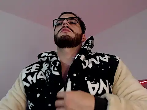 thomas gun online show from November 2025 01:43:02 AM