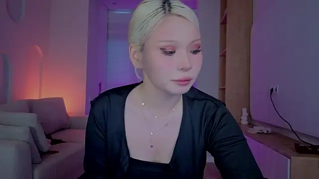 Snapshot of RileyMee chatting on September 2025 12:22:01 PM RileyMee online show from September 2025 12:22:01 PM