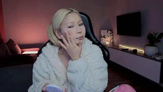 RileyMee online show from March 2026 03:56:02 AM