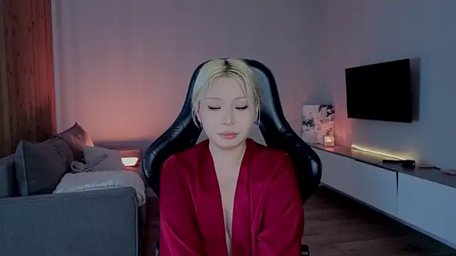 RileyMee online show from April 2026 05:09:01 AM