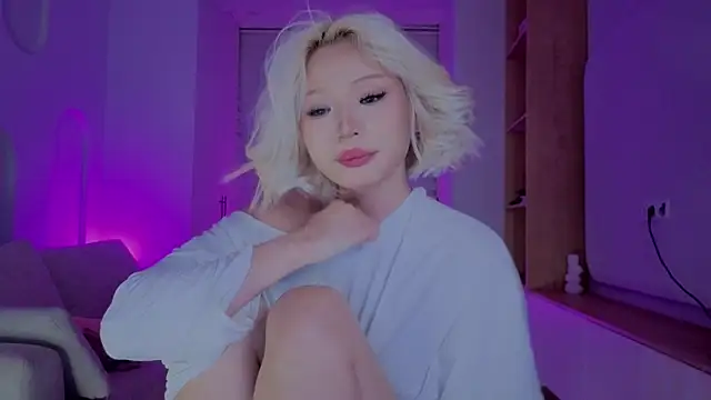 RileyMee online show from October 2025 12:26:01 PM