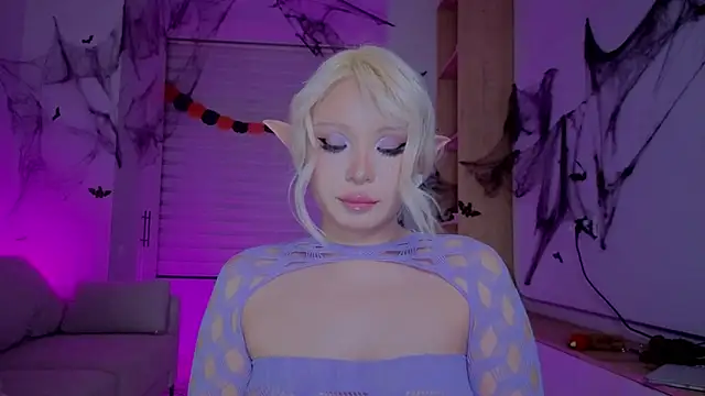 RileyMee online show from October 2025 02:18:02 PM