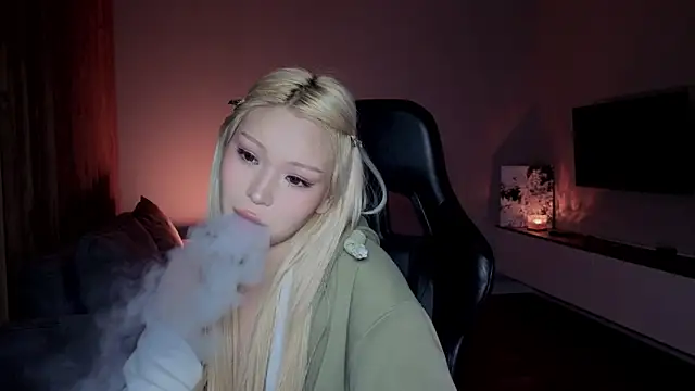 RileyMee online show from March 2026 03:40:01 AM