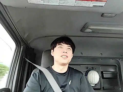 whitebriefboy online show from June 2026 09:59:01 PM