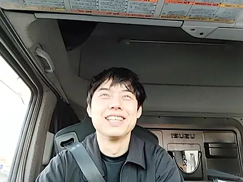 whitebriefboy online show from April 2026 09:10:01 PM