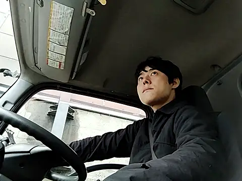 whitebriefboy online show from March 2026 09:48:01 PM