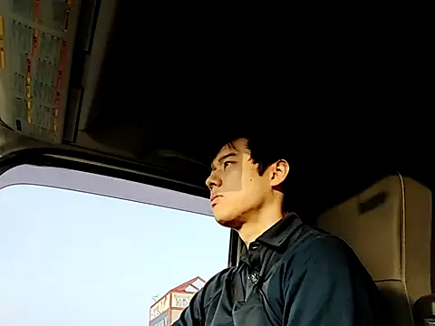 whitebriefboy online show from March 2026 10:00:02 PM