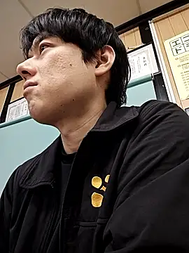 whitebriefboy online show from April 2026 04:52:02 PM