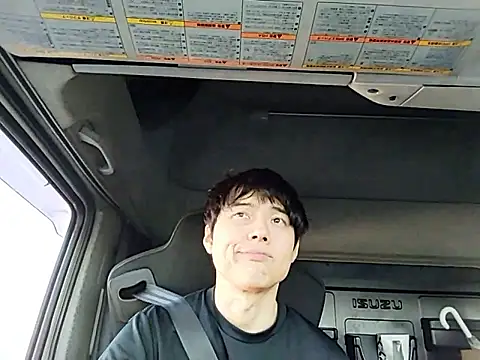 whitebriefboy online show from April 2026 09:48:01 PM