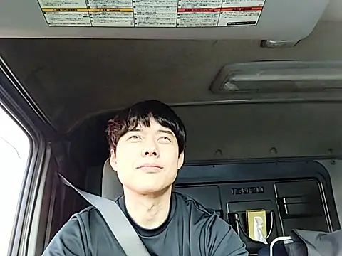 whitebriefboy online show from May 2026 09:59:01 PM