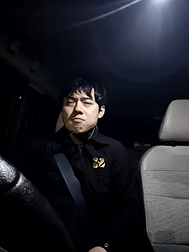 whitebriefboy online show from March 2026 07:37:01 PM