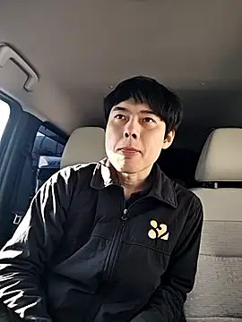 whitebriefboy online show from April 2026 11:00:01 PM