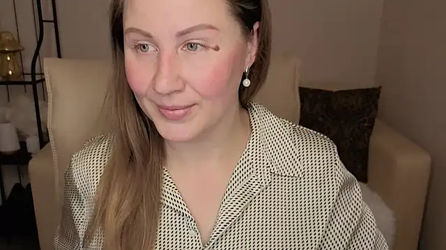 Snapshot of Helens_love chatting on October 2025 01:04:02 AM Helens love online show from October 2025 01:04:02 AM