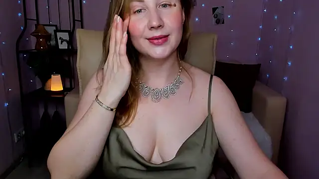 Snapshot of Helens_love chatting on February 2025 02:41:02 AM Helens love online show from February 2025 02:41:02 AM