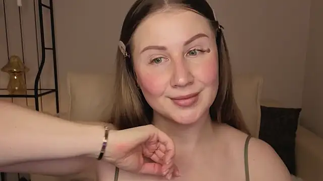 Snapshot of Helens_love chatting on November 2025 02:10:01 AM Helens love online show from November 2025 02:10:01 AM