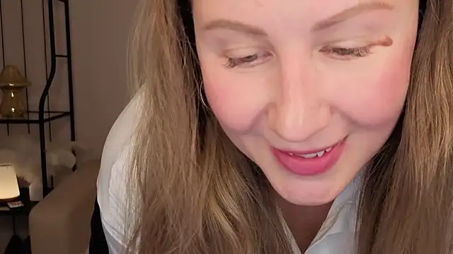Snapshot of Helens_love chatting on October 2025 02:23:02 AM Helens love online show from October 2025 02:23:02 AM