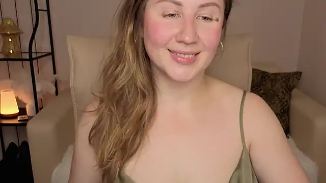 Snapshot of Helens_love chatting on October 2025 02:33:02 AM Helens love online show from October 2025 02:33:02 AM