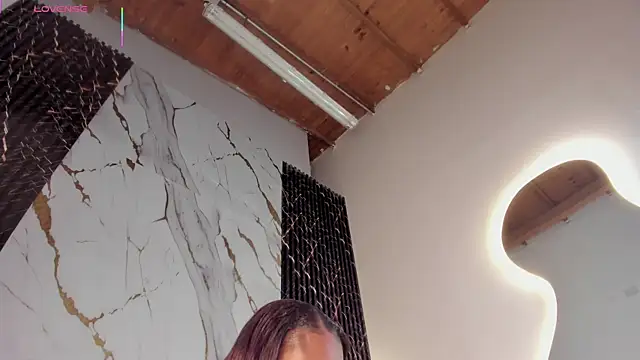 ebony hot1 online show from April 2026 01:37:01 PM