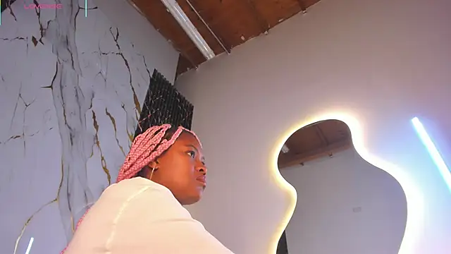 ebony hot1 online show from May 2026 01:28:01 PM