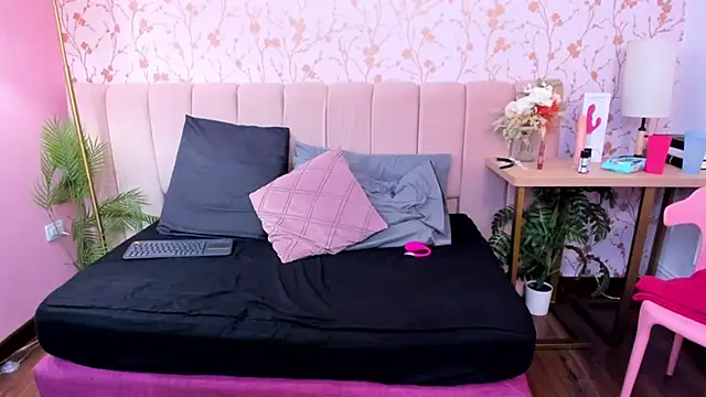 amber-hill online show from February 2026 07:44:01 PM