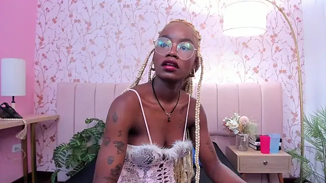 amber-hill online show from December 2025 03:47:01 PM