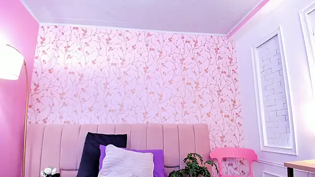 amber-hill online show from February 2026 07:15:01 PM